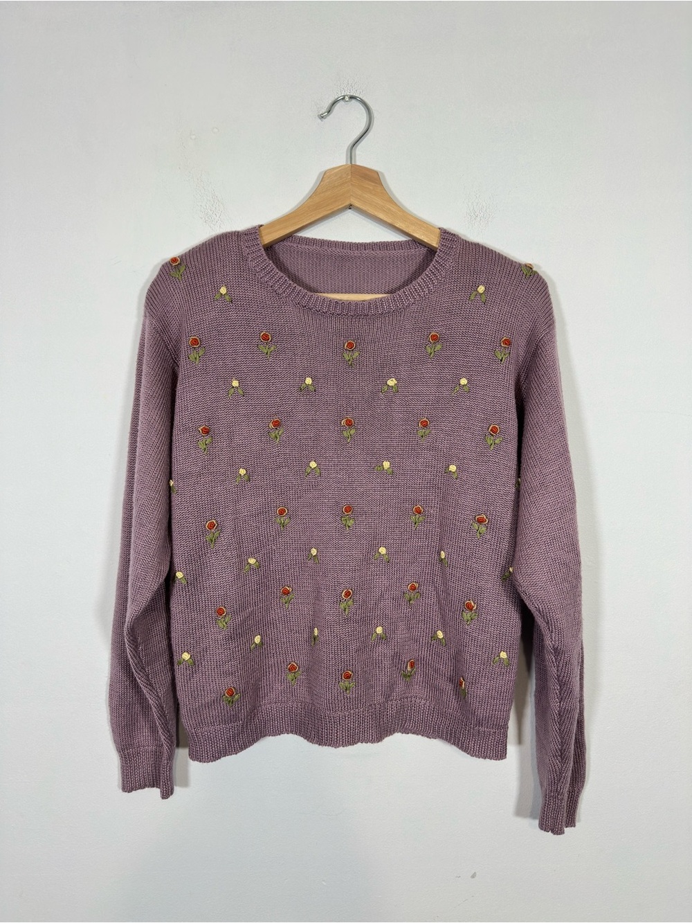 Floral Embroidered Sweater Size M Purple Cottagecore Casual Dainty Feminine Cozy